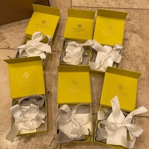 6 Kendra Scott gift boxes